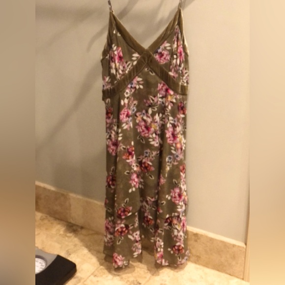 WHBM Summer dress size 6, GUC - Picture 1 of 5